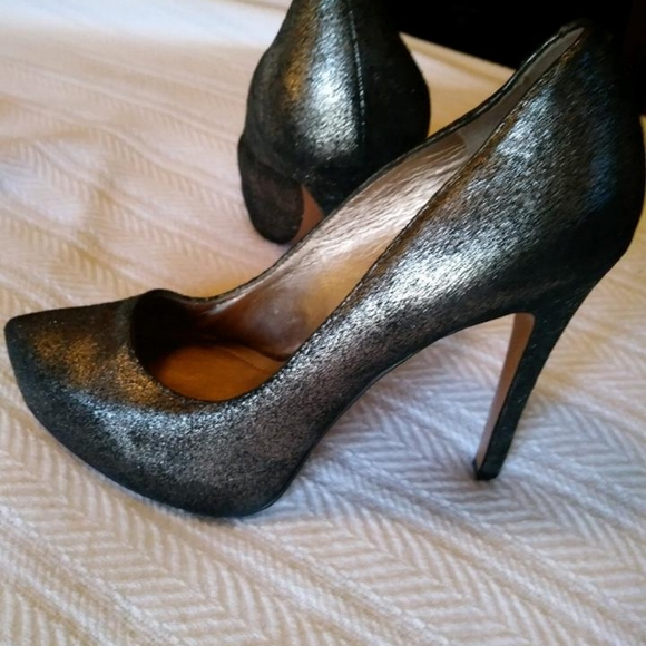 Platforms - Picture 1 of 5